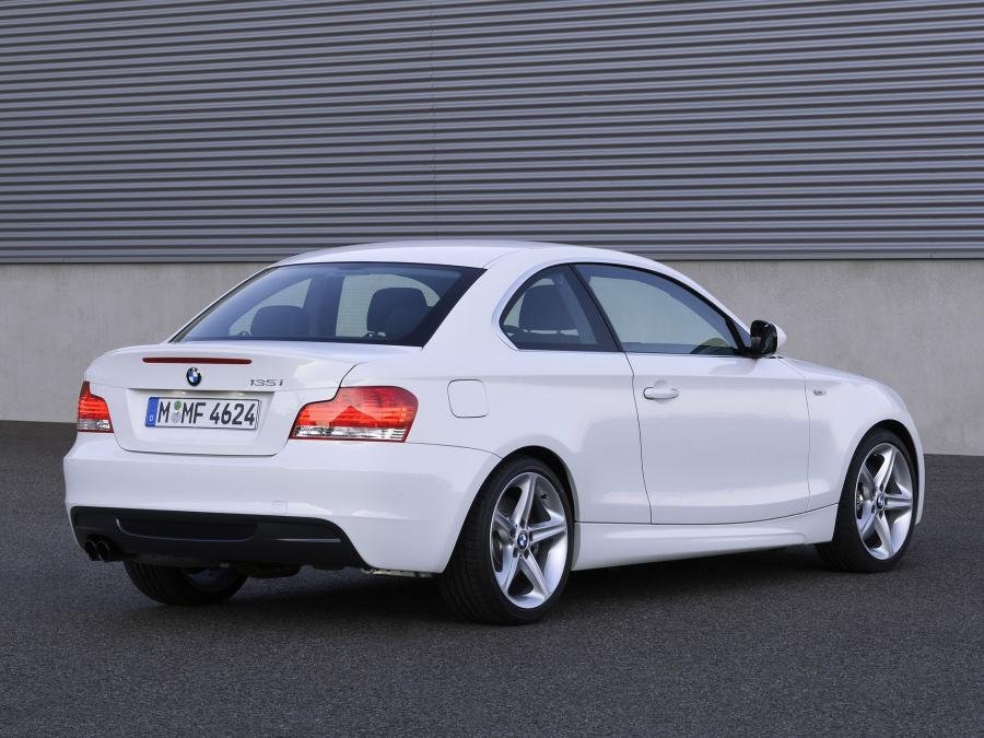  BMW 135i Coupe (E82) 2008 года  (фото 32 из 34)